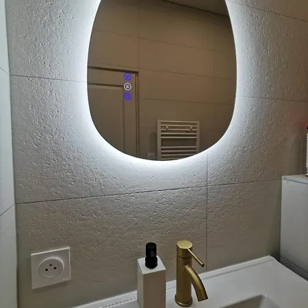 Le Strasbourgeois Moderne & Neuf Voyage En Alsace * ストラスブール